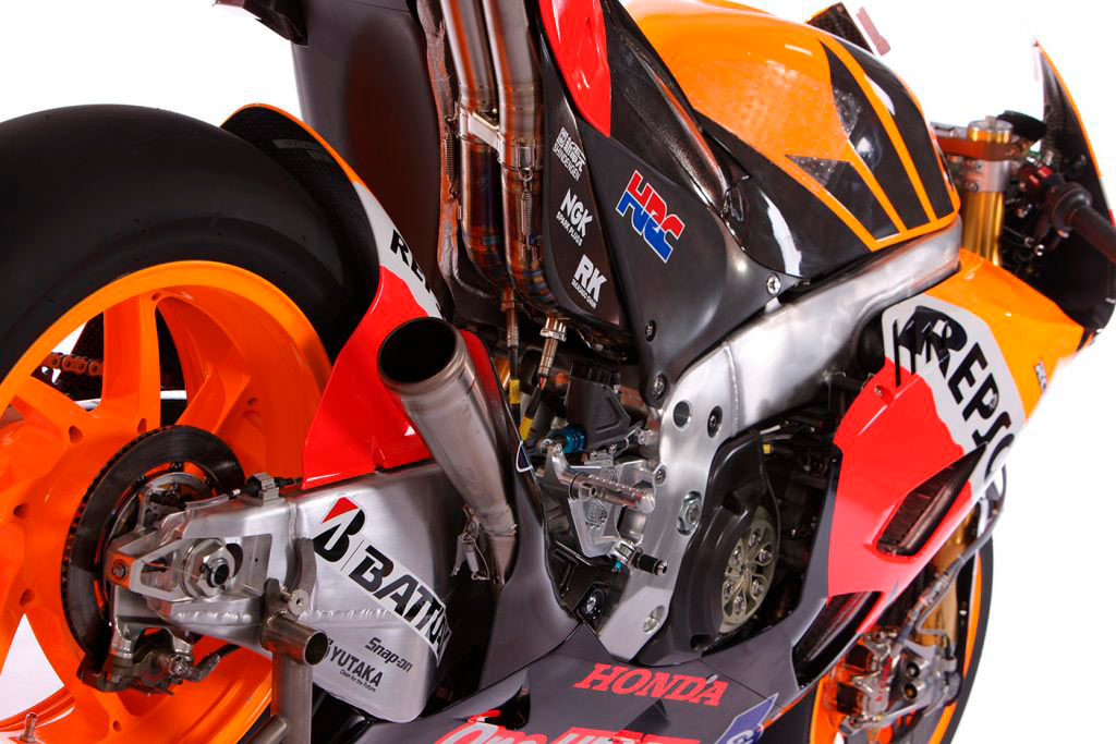 Detalle de la moto rc211v tomada por detrás