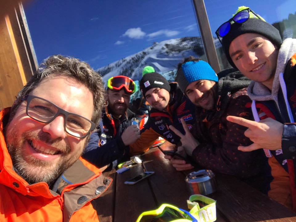 Toni Bou en la nieve con Jaime Busto y amigos