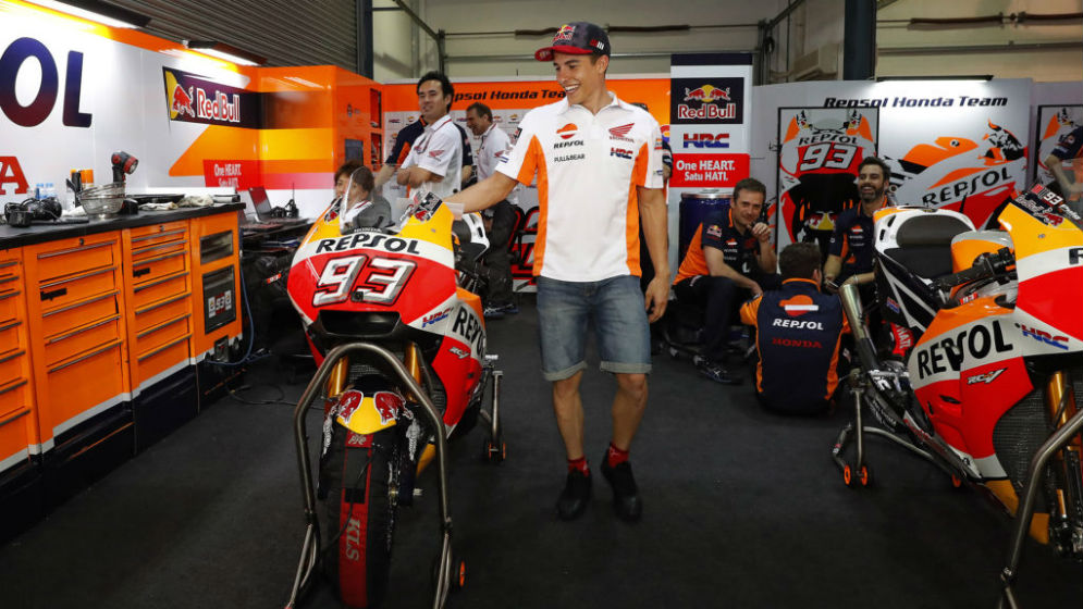 Primera y tercera fila para Márquez y Pedrosa en una noche sin actividad
