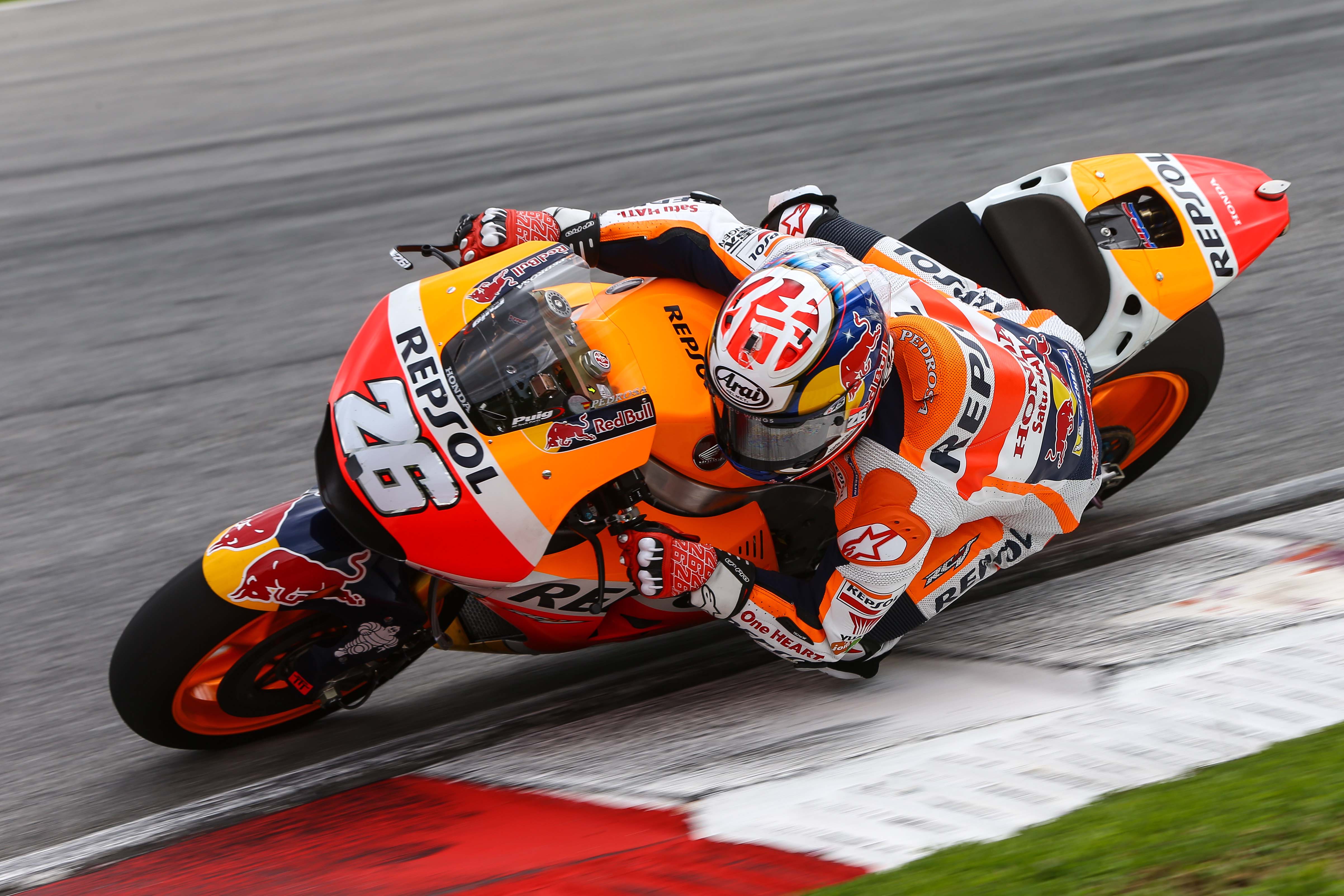 Dani Pedrosa tumbando la RC213V en pista