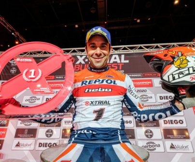 Toni Bou con trofeo de X-Trial Rennes 2020