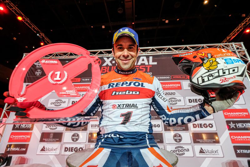 Toni Bou con trofeo de X-Trial Rennes 2020