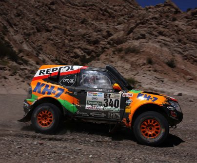 ISIDRE ESTEVE y TXEMA VILLALOBOS durante el Dakar 2017 Coche MITSUBISHI KH-7 RALLY TEAM