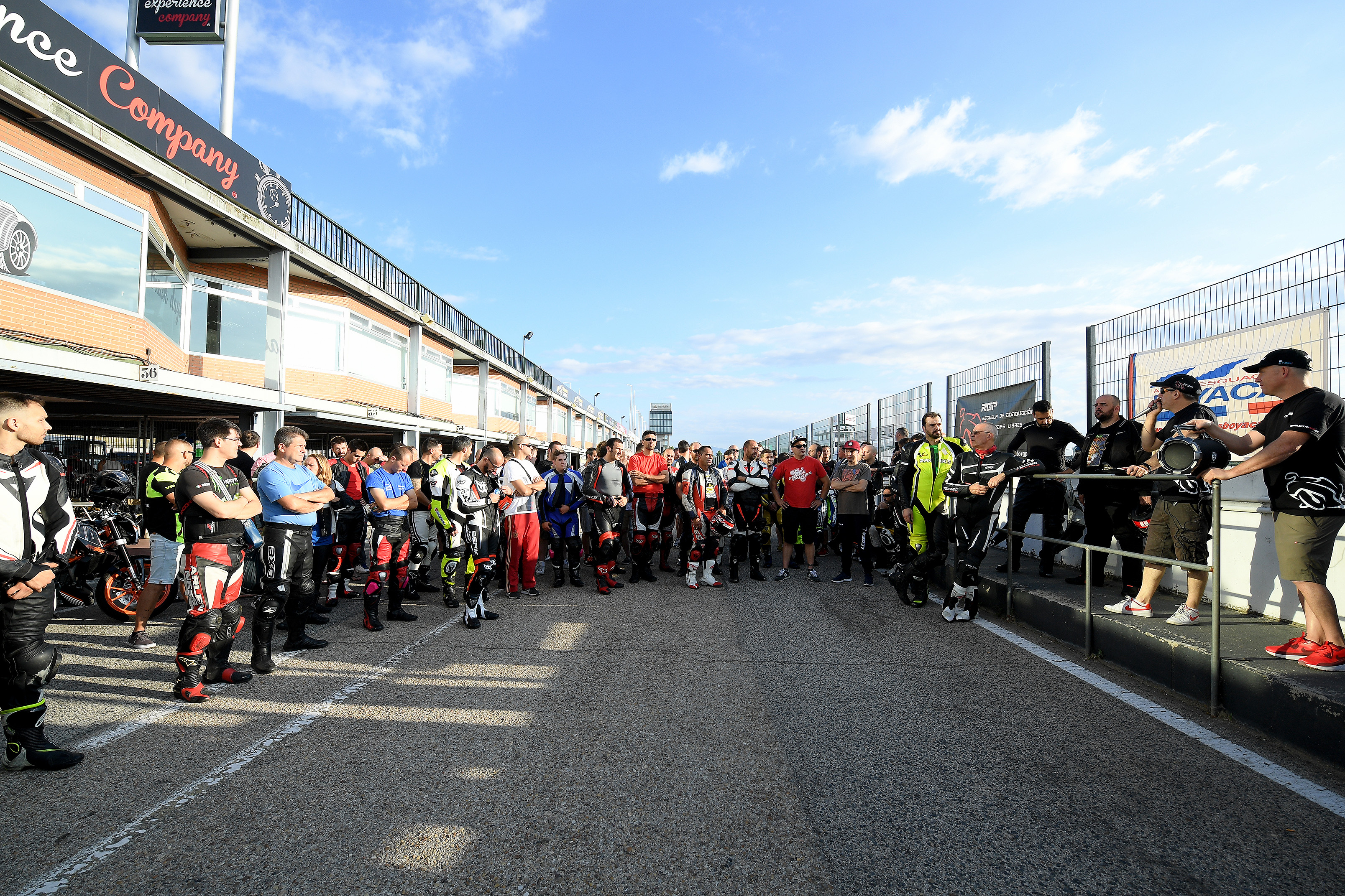 Como rodar en moto en circuito - consejos