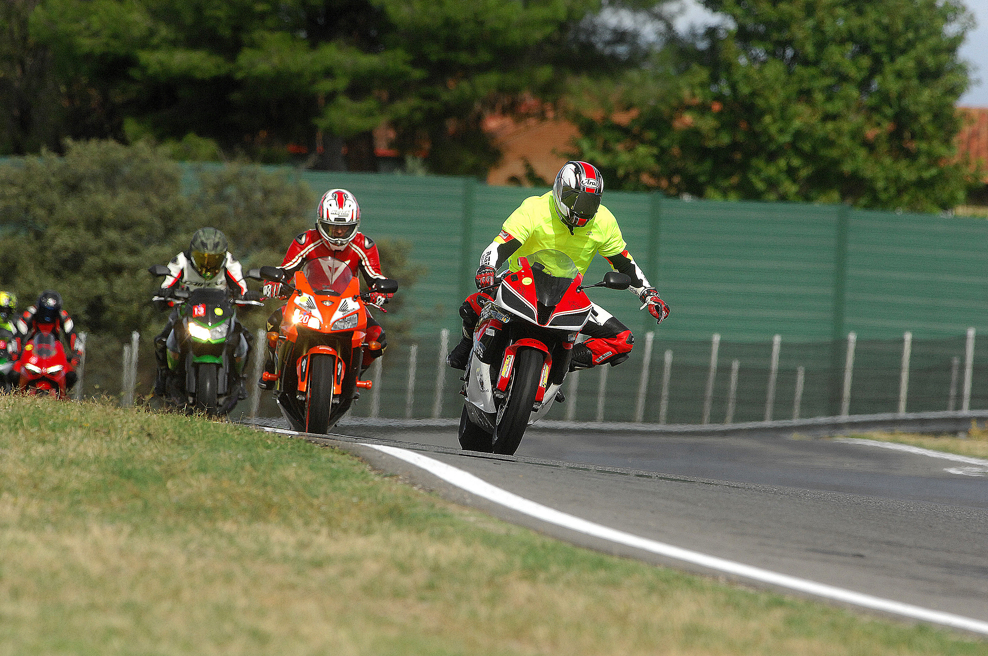 Como rodar en moto en circuito - consejos