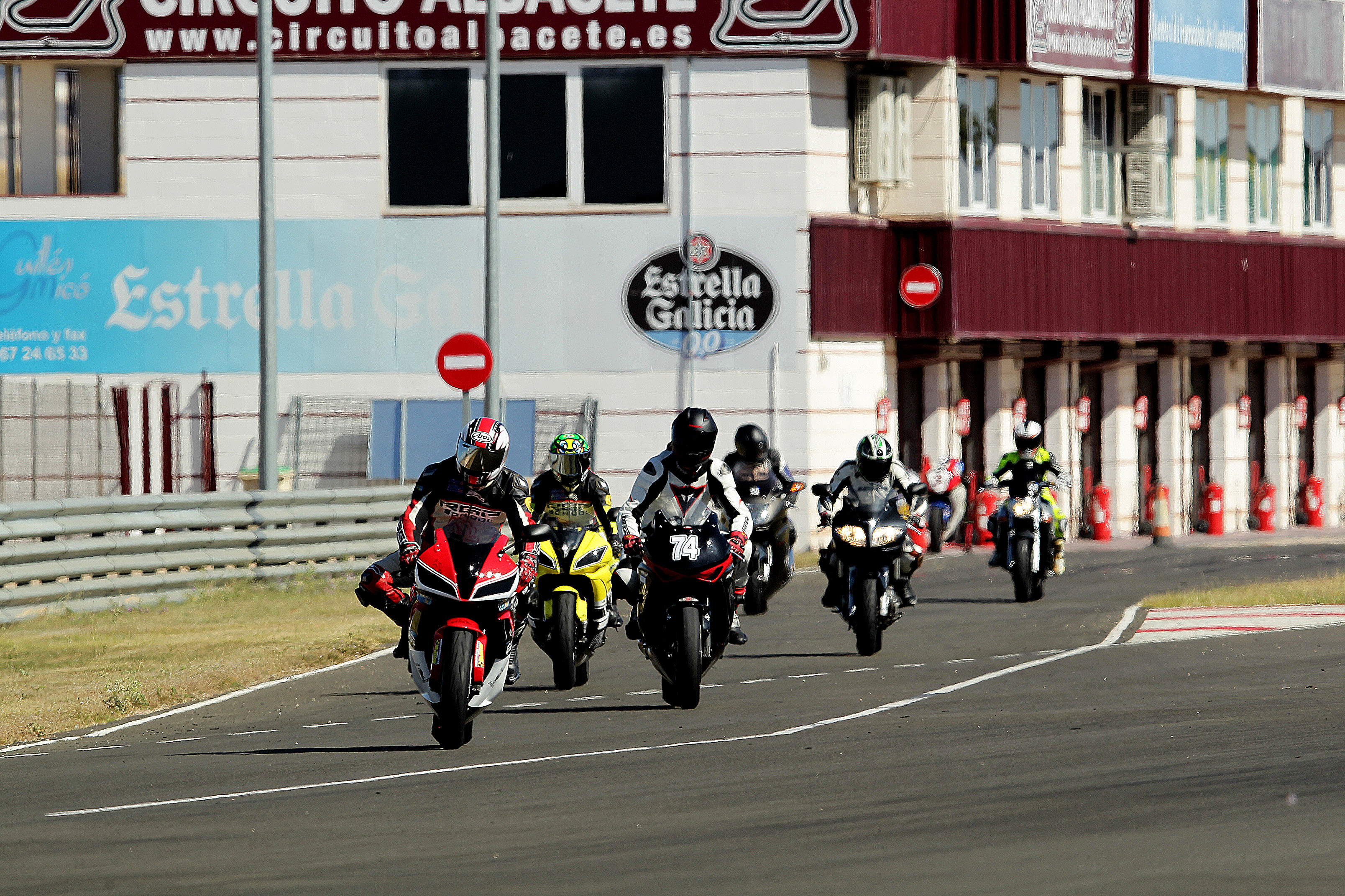 Como rodar en moto en circuito - consejos