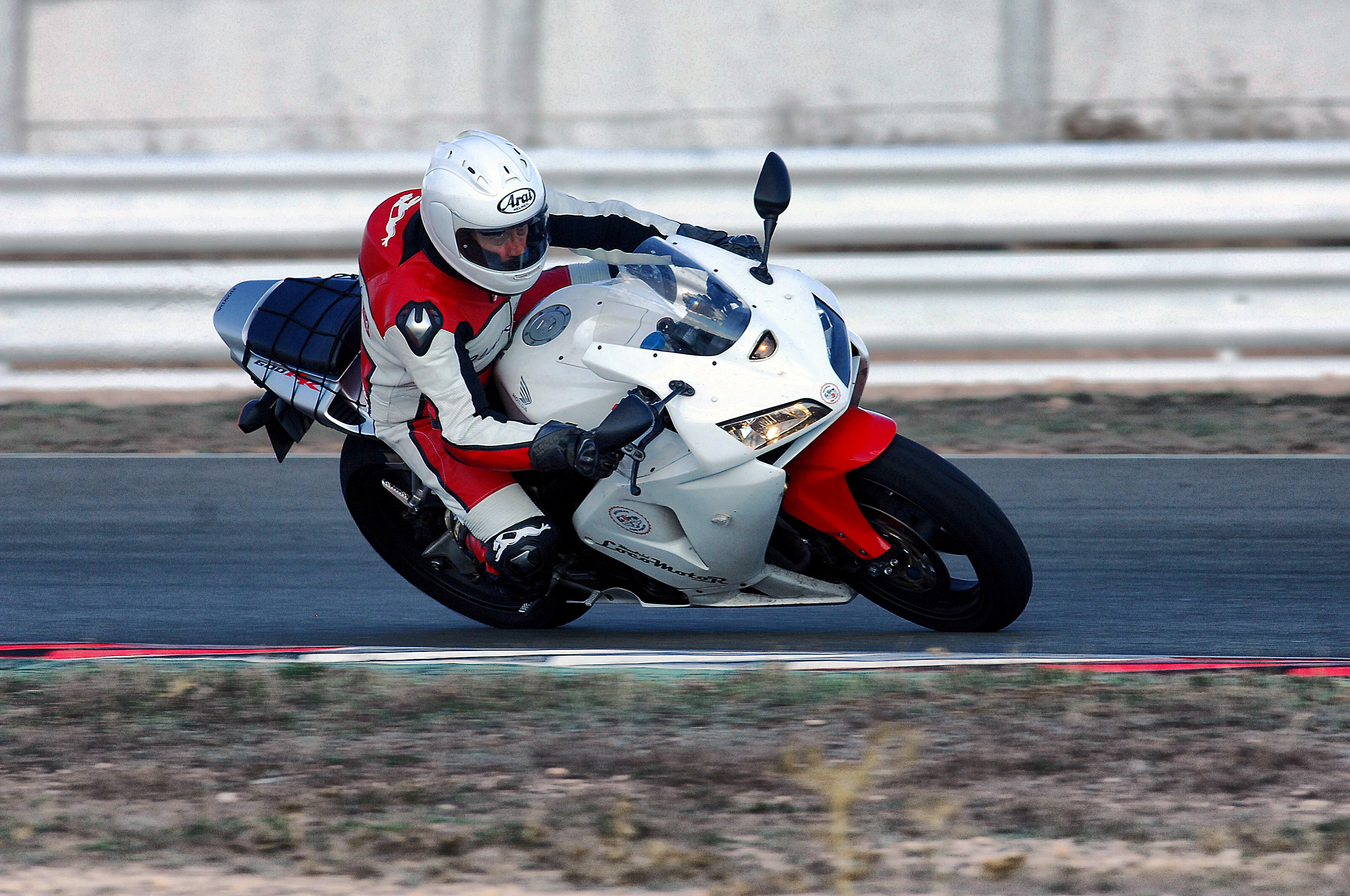 Como rodar en moto en circuito - consejos