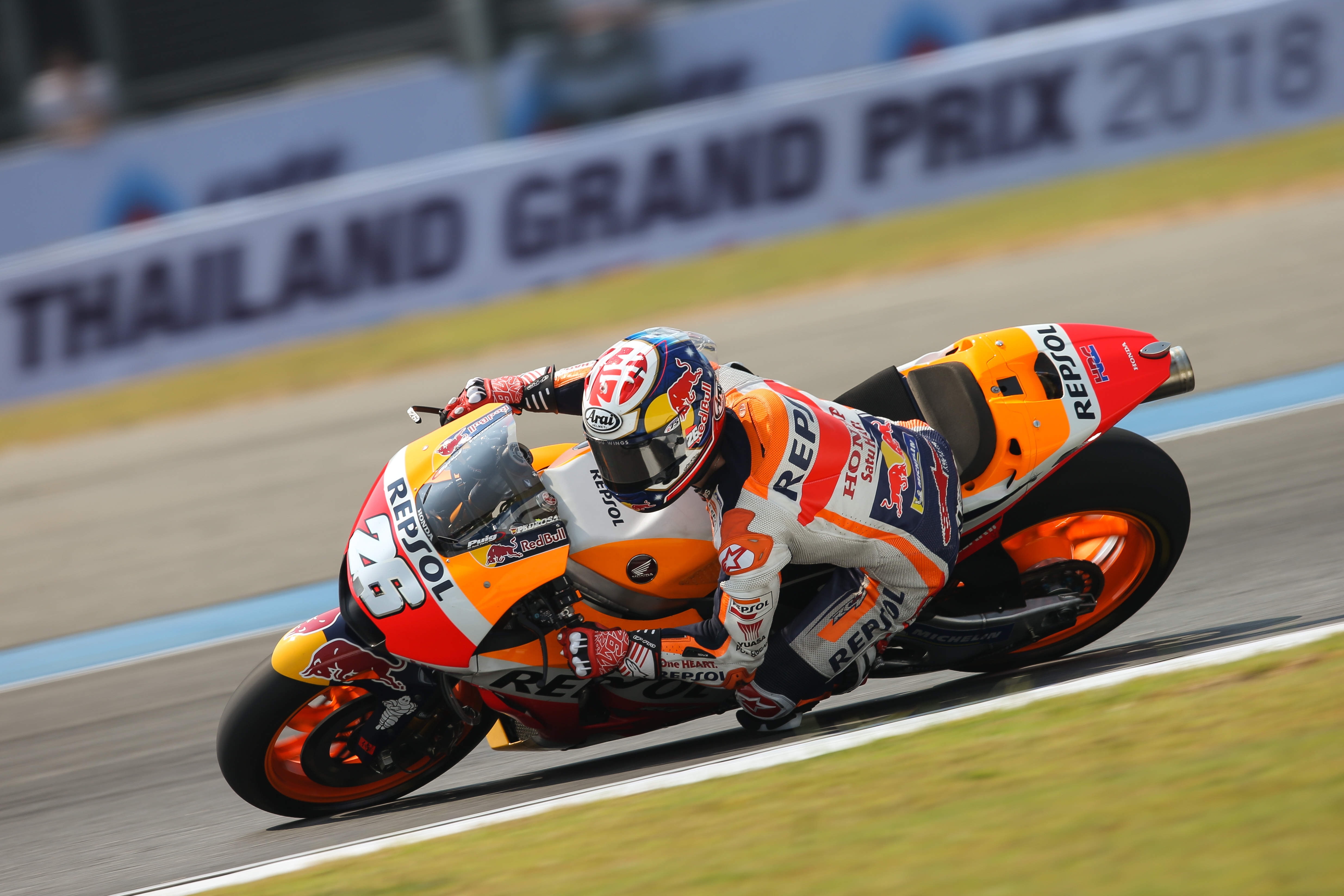Dani Pedrosa tumbando en circuito