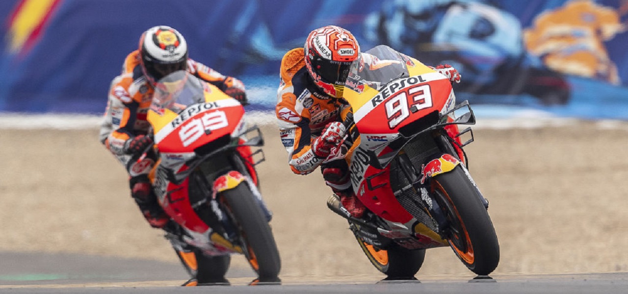 Front row for Marc Márquez and fourth row for Jorge Lorenzo