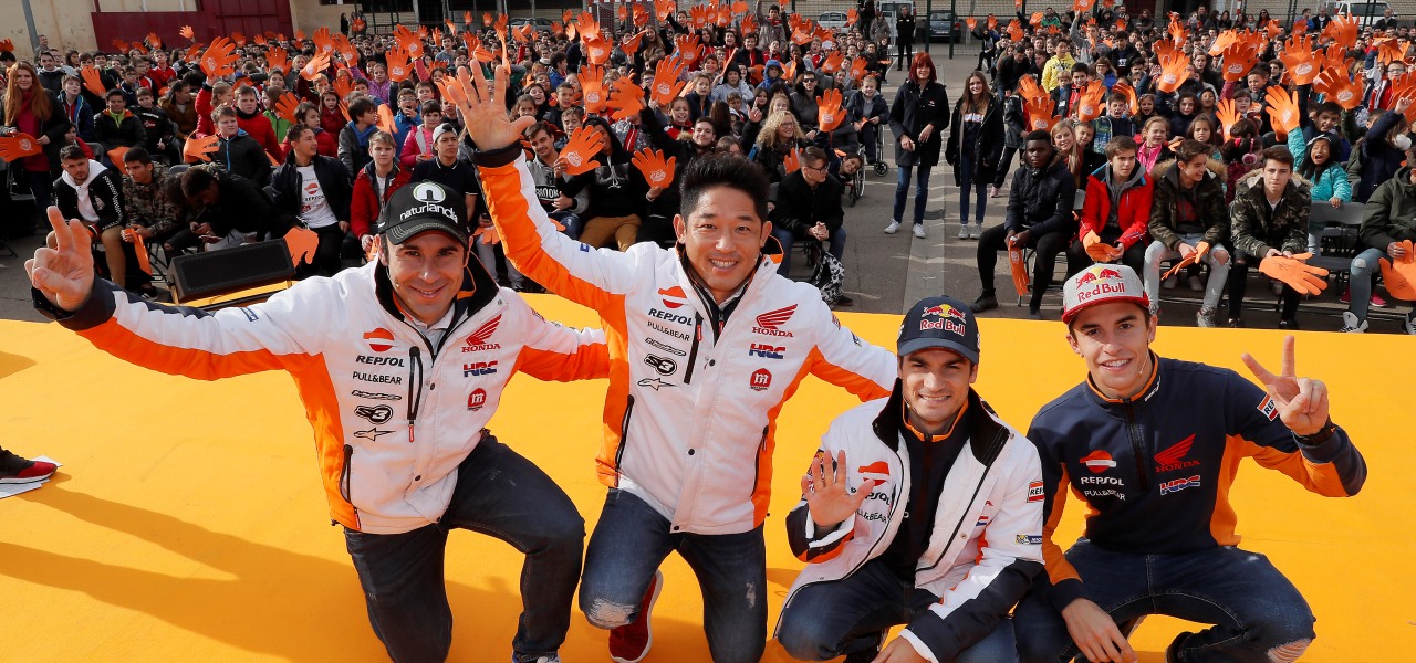 Los pilotos Repsol regresan al colegio para combatir el acoso escolar