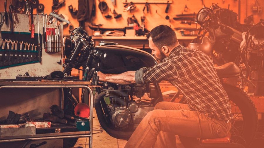 ¿Qué necesita tu garaje para trabajar en tu moto?
