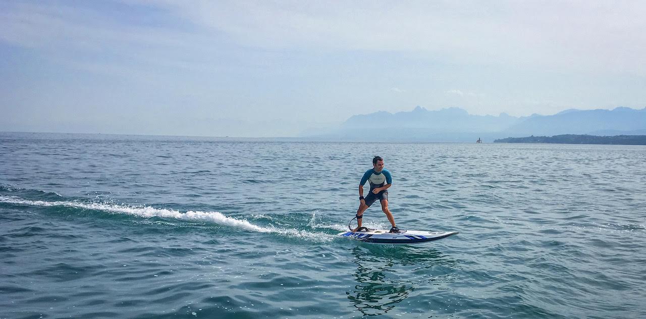 Dani Pedrosa haciendo motorsurf
