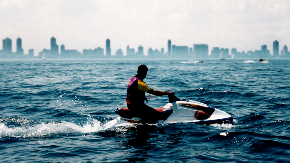 ¿Cuánto tardarías en dar la vuelta al mundo en moto de agua?