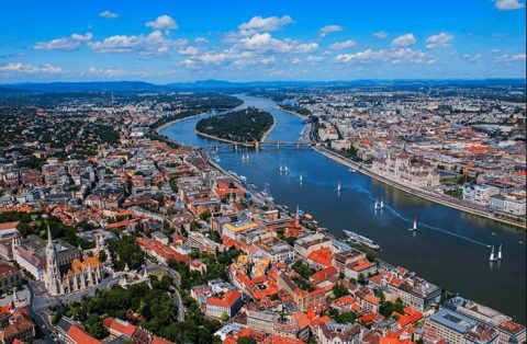 Aérea Bucarest Red Bull Air Race Río Danubio a su paso por Bucarest