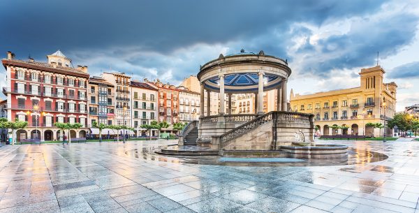Pamplona,Navarra,-,Plaza,Del,Castillo,Square,After,Rain,With