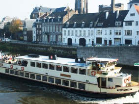 Dagtocht Boottocht van Maastricht naar Luik met een stadswandeling in Luik Dagtocht Boottocht van Maastricht naar Luik met een stadswandeling in Luik
