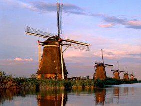 Dagtocht Alblasserwaardse gastvrijheid en theatershow Dagtocht Alblasserwaardse gastvrijheid en theatershow