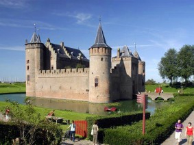 Dagtocht Kasteel Radboud en Schoorl Dagtocht Kasteel Radboud en Schoorl