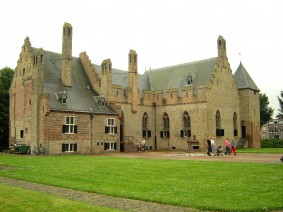 Dagtocht Kasteel Radboud en Schoorl Dagtocht Kasteel Radboud en Schoorl