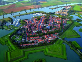Dagtocht Middag varen over de Maas en Heusden Dagtocht Middag varen over de Maas en Heusden