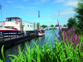 Dagtocht Middag varen over de Maas en Heusden Dagtocht Middag varen over de Maas en Heusden