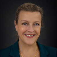 Mrs Isabella Karat