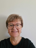 Ms Petra S Matthias