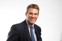 Mr Iain Macleod