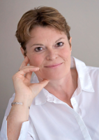 Dr Helen Pickering