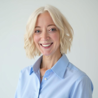 Miss Lisa Greaney