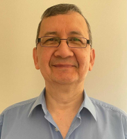 Dr Dennis Barnes
