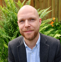 Dr Tim Chapman