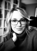 Dr Kasia Mullan