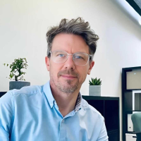 Dr James Spiers