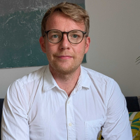Dr Oliver Schauman