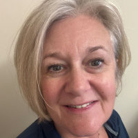 Dr Anna Muncaster