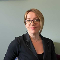 Mrs Laura Fox