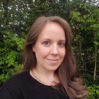 Dr Lizzie Dunn