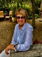 Mrs Jennifer Pomfret