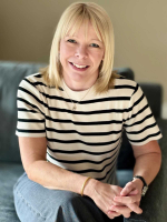 Dr Anna Manners