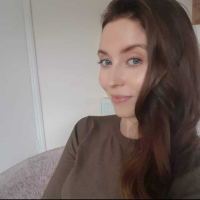 Miss Anneliese Lloyd