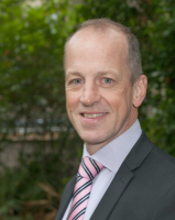 Mr Giles Cunnick