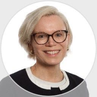Dr Deirdre Lynskey