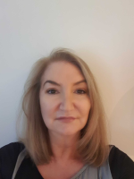 Ms Karen T Bennett