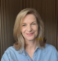 Mrs Denise B Brett-Smith