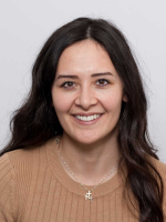 Mrs April Agustudottir