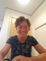Dr Lindsey Nicholson
