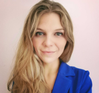 Ms Natascha Niekamp
