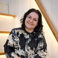 Mrs Sandra Logue
