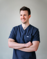Dr Peter Burrows